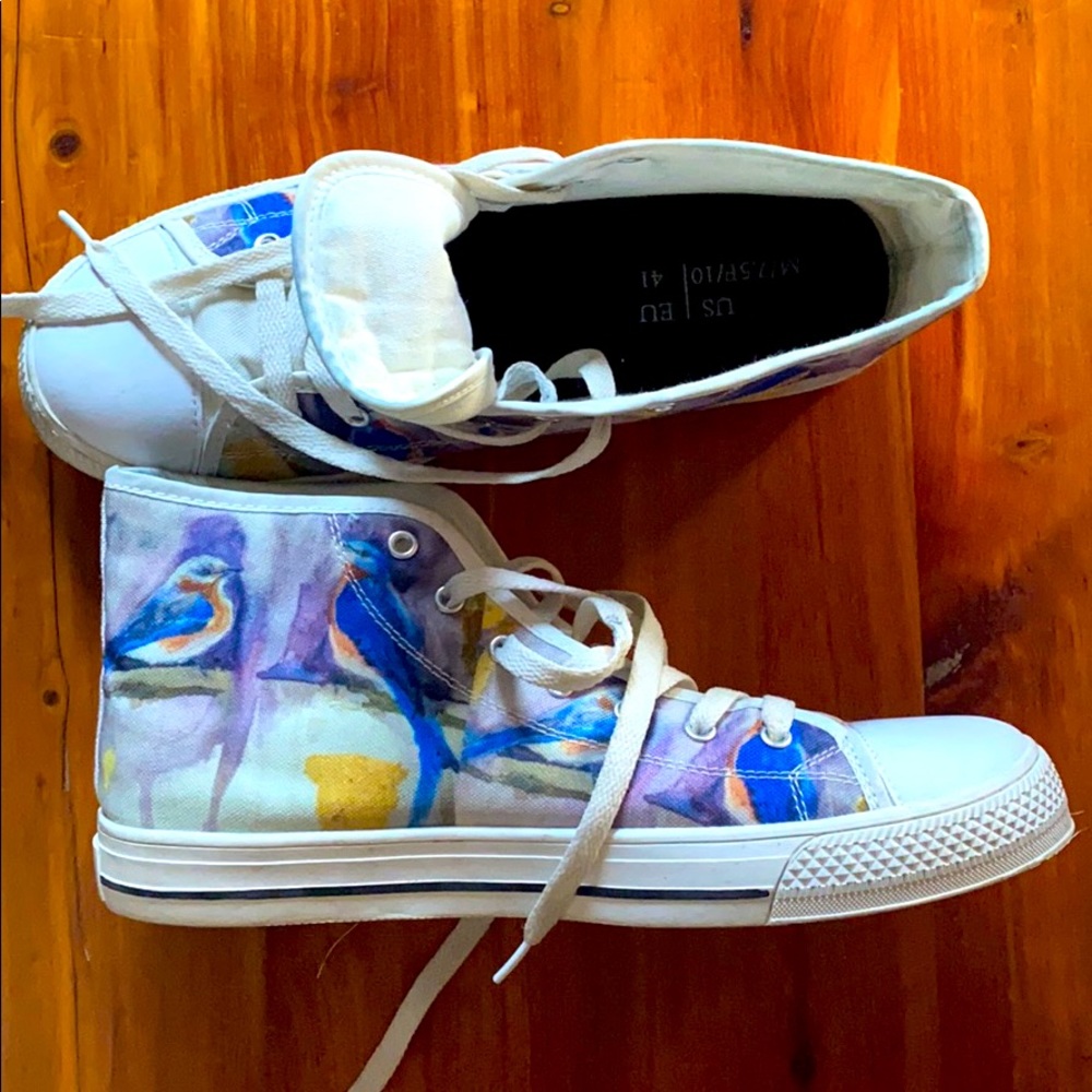 🐦 Sneakers with watercolor bird print